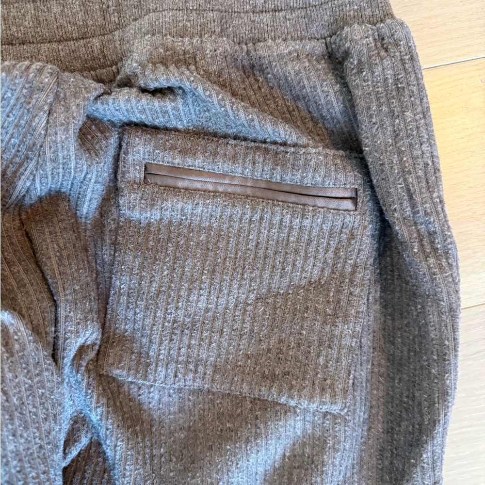Varley Taupe Ribbed Zip-Up set - Picture 3 of 3